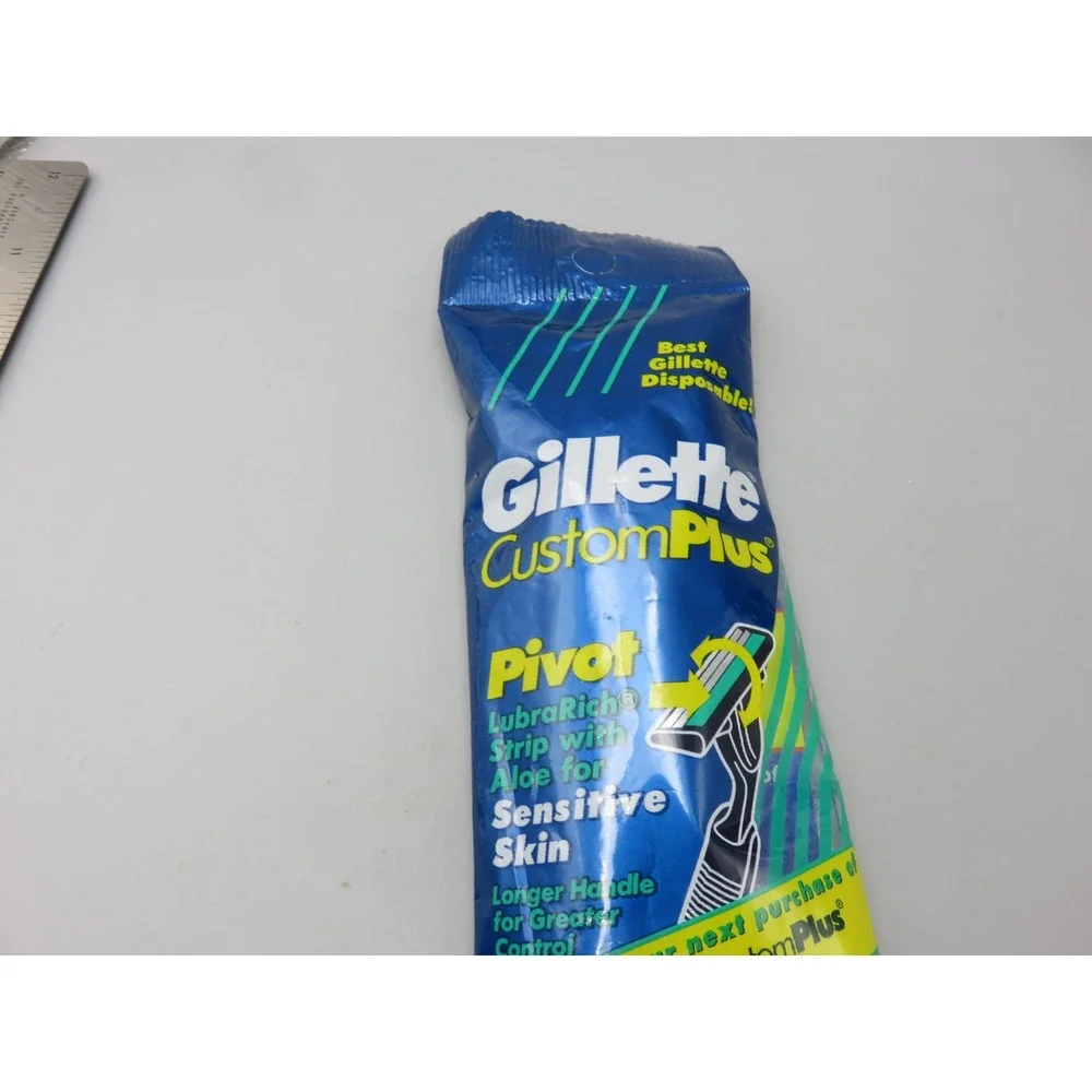 Gillette CustomPlus Pivot Sensitive Skin Disposable Razors 2 Pack Vintage 1994